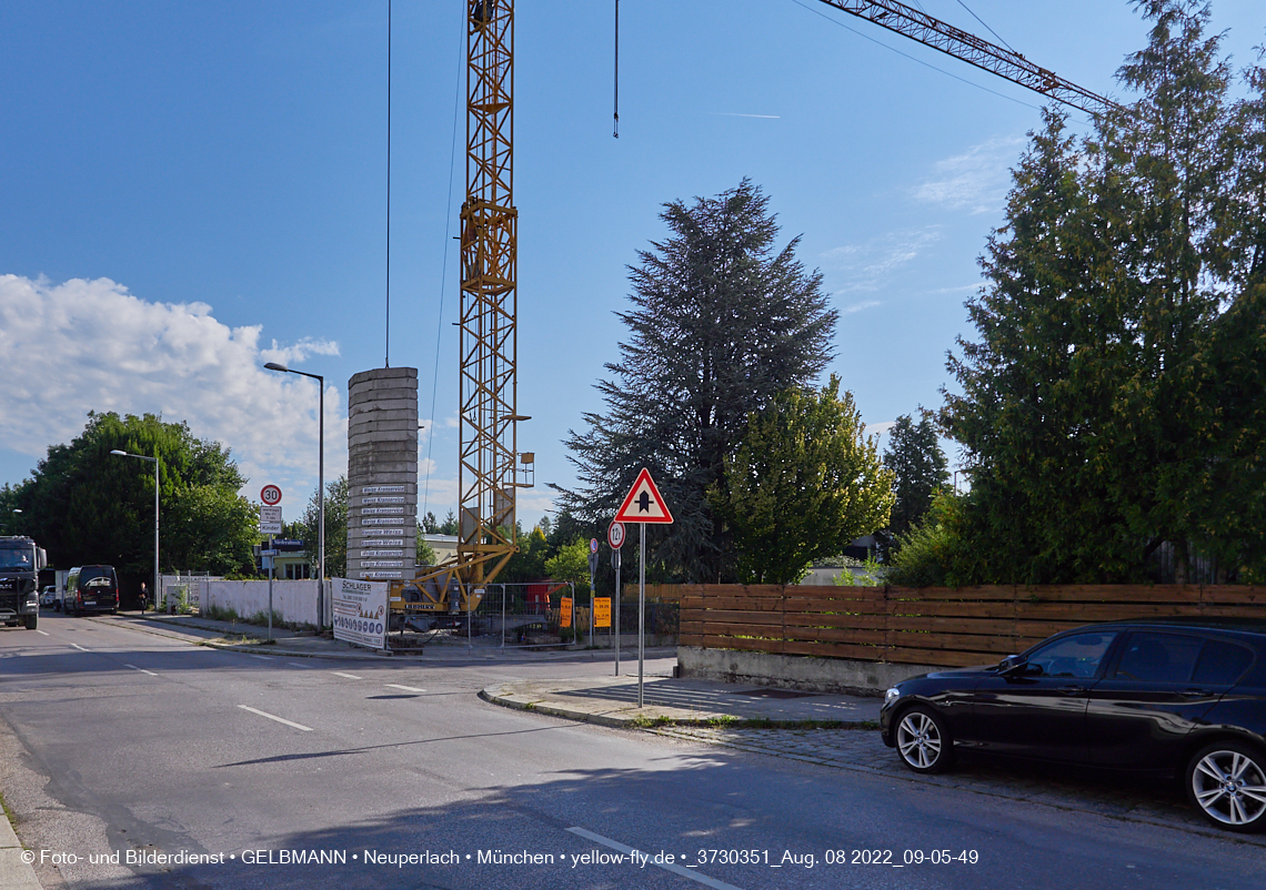 08.08.2022 - Baustelle an der Niederalmstraße 16 und Hugo-Lang-Bogen 13 in Neuperlach-Trudering